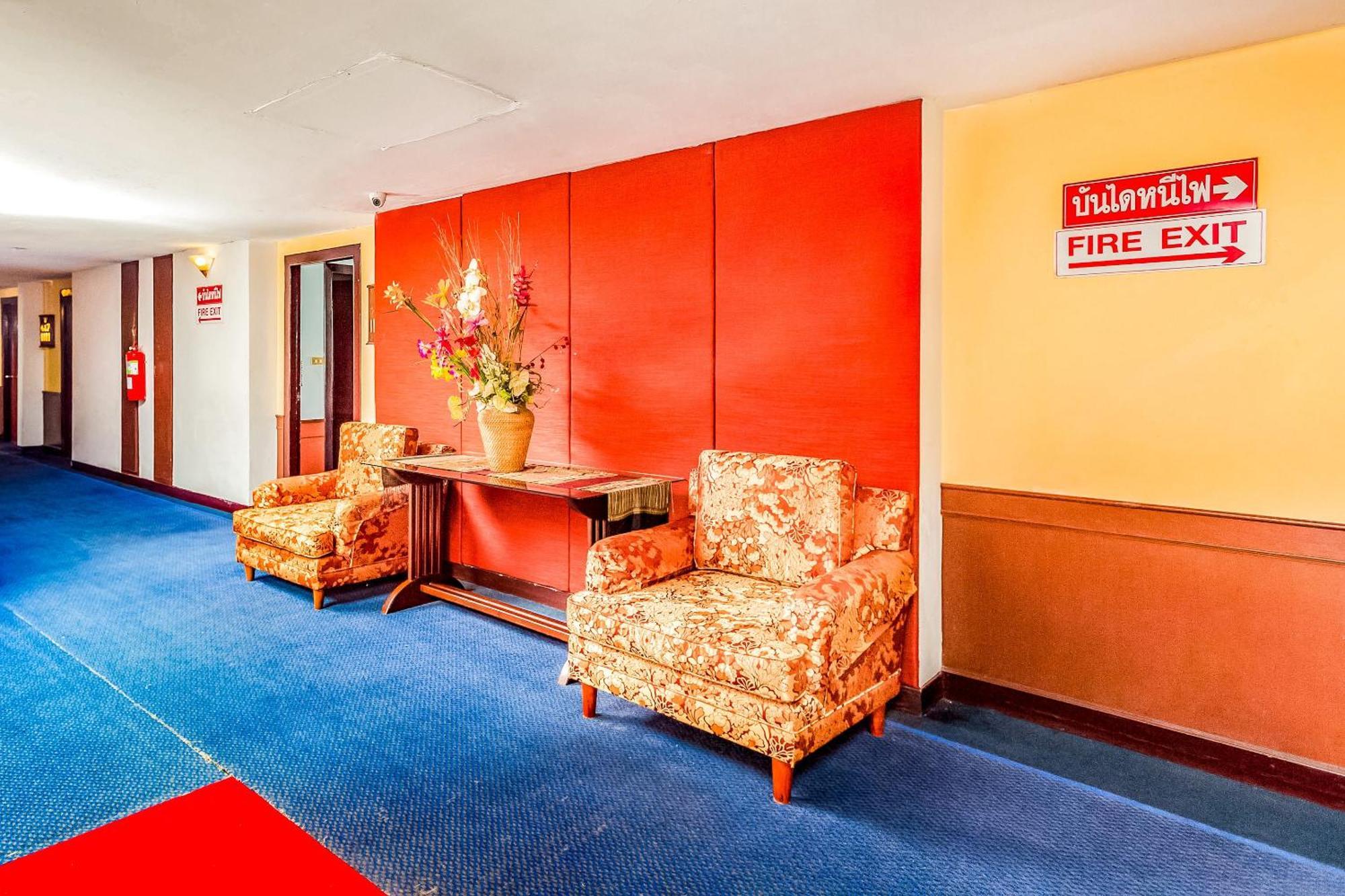 Oyo 441 Grand Thara Hotel Surat Thani Exterior foto