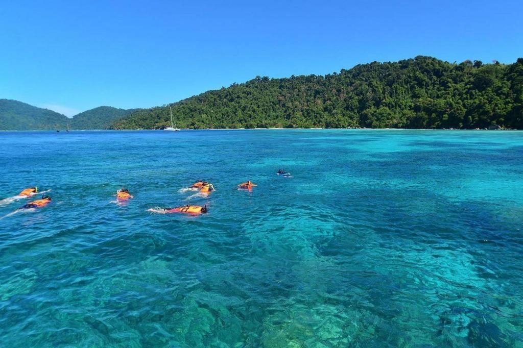 Oyo 441 Grand Thara Hotel Surat Thani Exterior foto