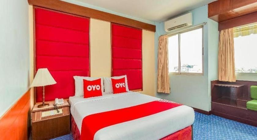 Oyo 441 Grand Thara Hotel Surat Thani Exterior foto