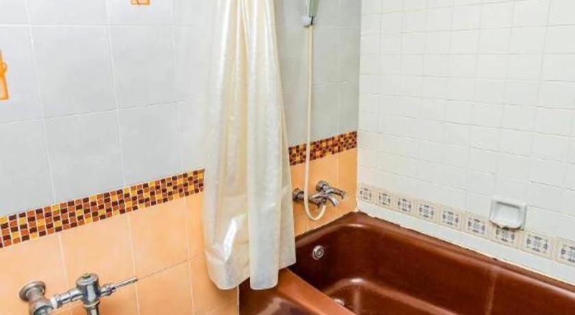 Oyo 441 Grand Thara Hotel Surat Thani Exterior foto