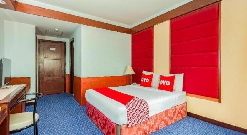 Oyo 441 Grand Thara Hotel Surat Thani Exterior foto